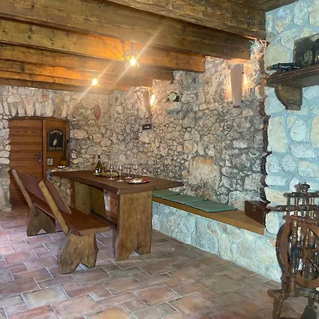 Obiteljska Kuca Mambo Prázdninový dům
